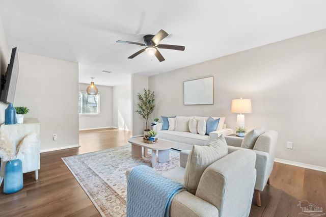 2709 Sunrunner Ln, Gulf Breeze, FL 32563