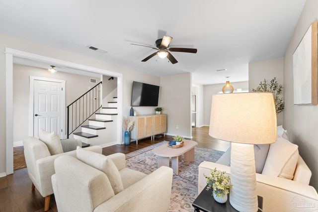 2709 Sunrunner Ln, Gulf Breeze, FL 32563