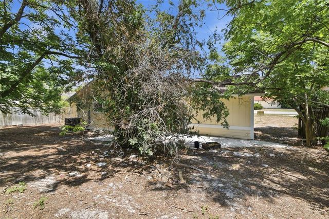 8412 RENALD BOULEVARD, Tampa, FL 33637