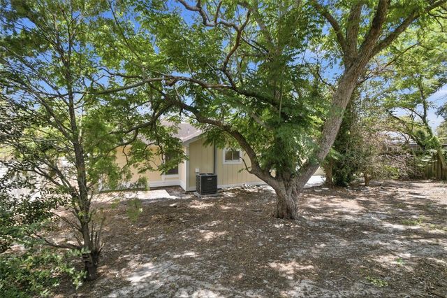 8412 RENALD BOULEVARD, Tampa, FL 33637