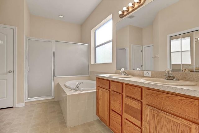 16326 BRIDGELAWN AVENUE, Lithia, FL 33547