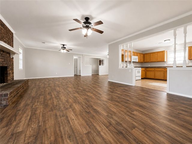 202 Meadow Place, Clarksville, AR 72830