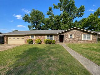 202 Meadow Place, Clarksville, AR 72830