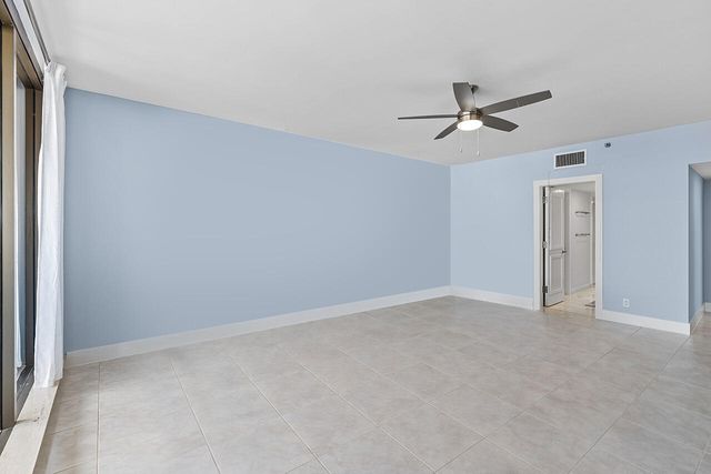 100 Lakeshore Drive 252, North Palm Beach, FL 33408