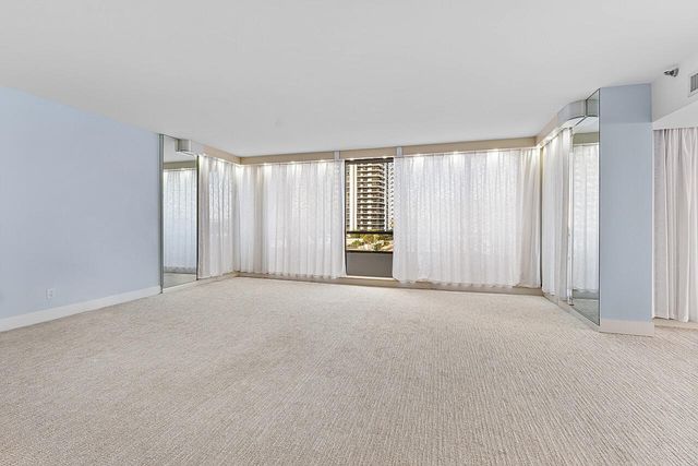 100 Lakeshore Drive 252, North Palm Beach, FL 33408