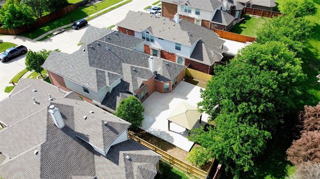 5207 W Cove Way, Grand Prairie, TX 75052