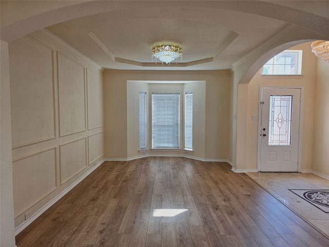 5207 W Cove Way, Grand Prairie, TX 75052