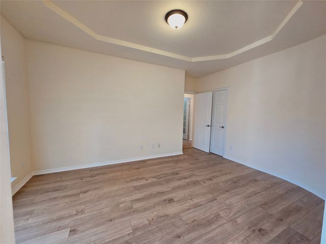 5207 W Cove Way, Grand Prairie, TX 75052