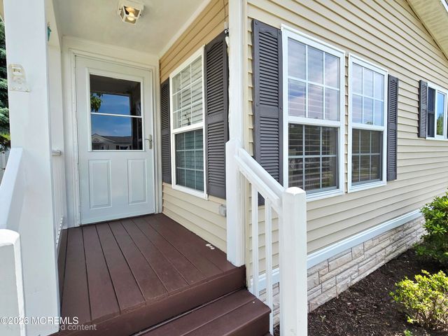 25 Pine Ridge Boulevard, Whiting, NJ 08759
