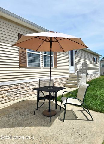 25 Pine Ridge Boulevard, Whiting, NJ 08759