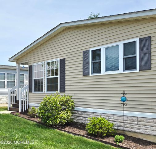 25 Pine Ridge Boulevard, Whiting, NJ 08759