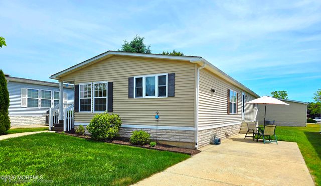 25 Pine Ridge Boulevard, Whiting, NJ 08759