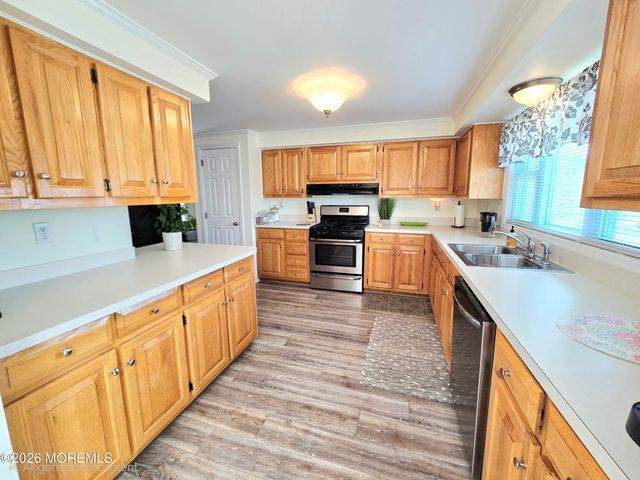 25 Pine Ridge Boulevard, Whiting, NJ 08759