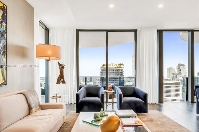 1000 Brickell Plaza PH5807, Miami, FL 33131