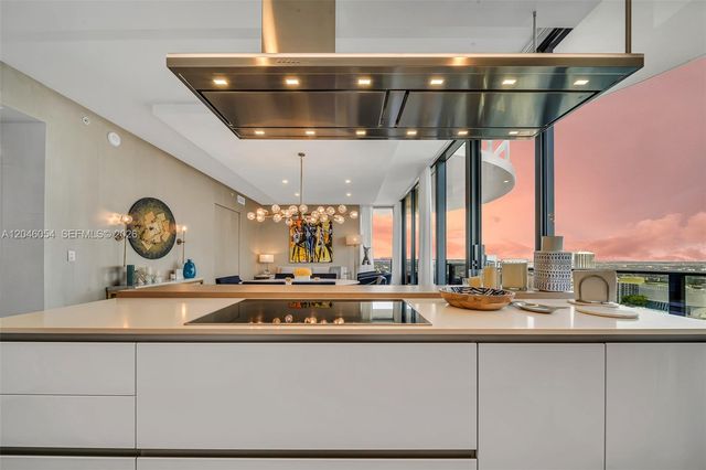 1000 Brickell Plaza PH5807, Miami, FL 33131