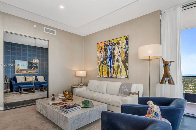 1000 Brickell Plaza PH5807, Miami, FL 33131