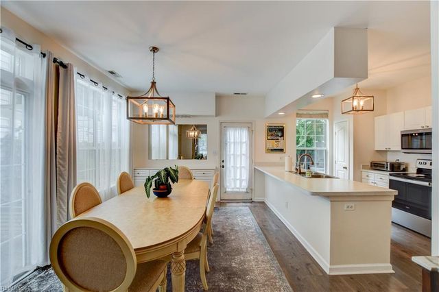 1832 Riddlesworth DR, Virginia Beach, VA 23456