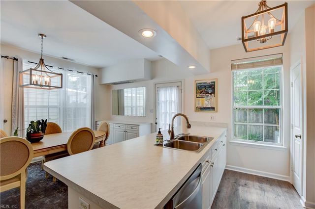 1832 Riddlesworth DR, Virginia Beach, VA 23456