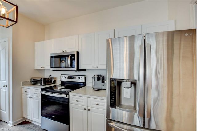 1832 Riddlesworth DR, Virginia Beach, VA 23456