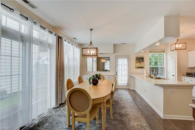 1832 Riddlesworth DR, Virginia Beach, VA 23456