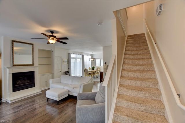 1832 Riddlesworth DR, Virginia Beach, VA 23456