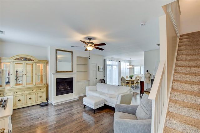 1832 Riddlesworth DR, Virginia Beach, VA 23456