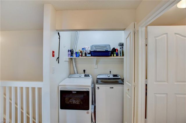 1832 Riddlesworth DR, Virginia Beach, VA 23456
