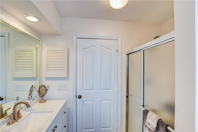 1832 Riddlesworth DR, Virginia Beach, VA 23456