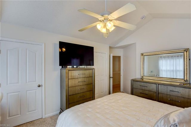 1832 Riddlesworth DR, Virginia Beach, VA 23456