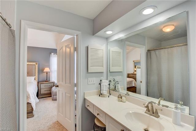 1832 Riddlesworth DR, Virginia Beach, VA 23456