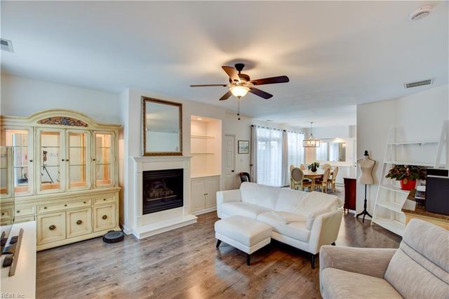 1832 Riddlesworth DR, Virginia Beach, VA 23456
