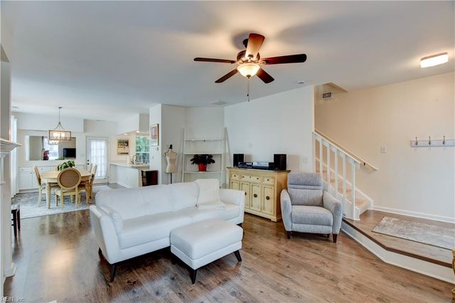 1832 Riddlesworth DR, Virginia Beach, VA 23456