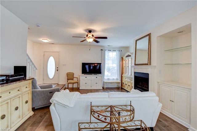 1832 Riddlesworth DR, Virginia Beach, VA 23456