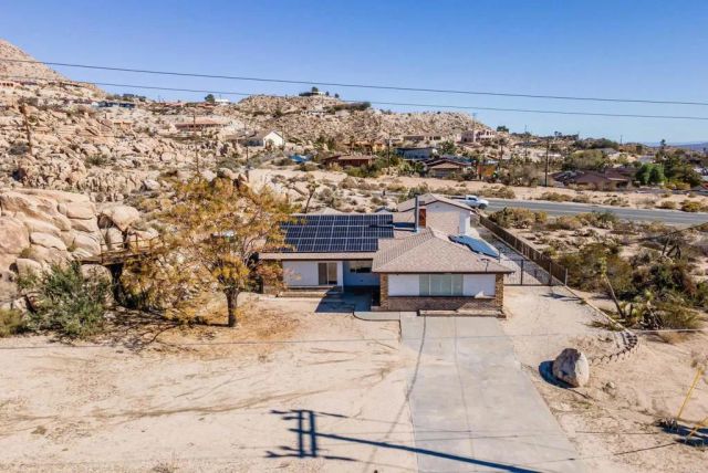 6295 Avila Road, Yucca Valley, CA 92284