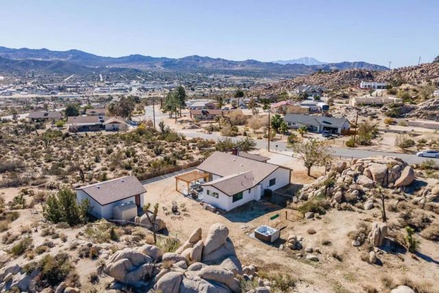 6295 Avila Road, Yucca Valley, CA 92284
