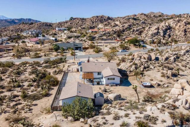 6295 Avila Road, Yucca Valley, CA 92284
