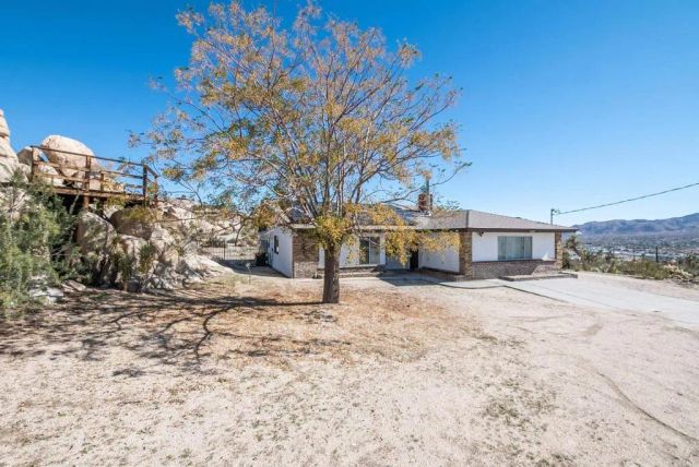 6295 Avila Road, Yucca Valley, CA 92284