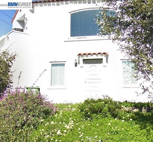 8400 Golf Links Rd, Oakland, CA 94605