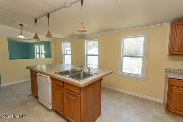 423 Gray Drive SW, Shallotte, NC 28470