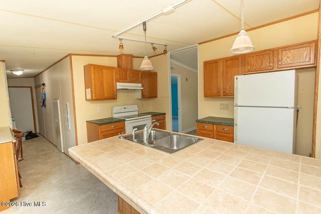 423 Gray Drive SW, Shallotte, NC 28470