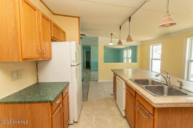 423 Gray Drive SW, Shallotte, NC 28470