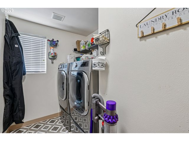 280 E 6TH St, Lafayette, OR 97127
