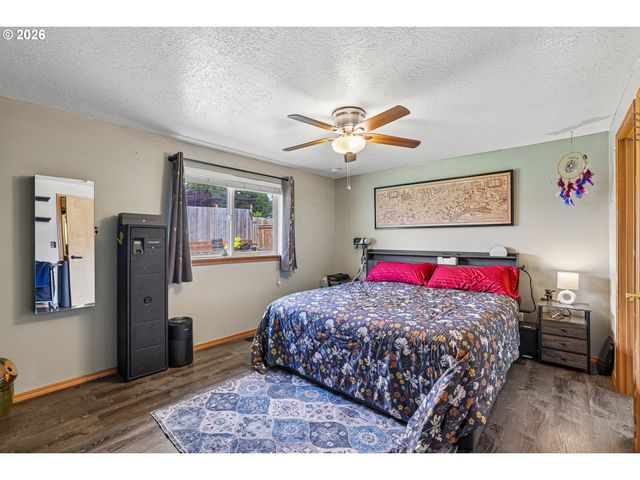 280 E 6TH St, Lafayette, OR 97127