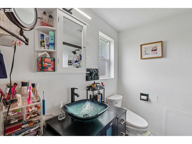 280 E 6TH St, Lafayette, OR 97127