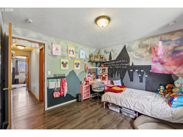 280 E 6TH St, Lafayette, OR 97127