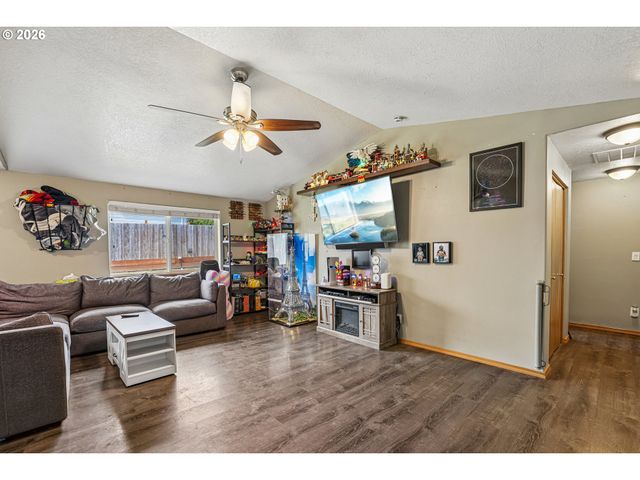 280 E 6TH St, Lafayette, OR 97127