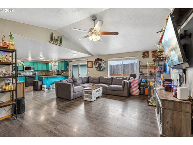280 E 6TH St, Lafayette, OR 97127