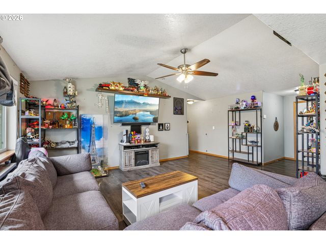 280 E 6TH St, Lafayette, OR 97127