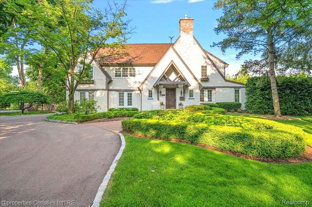 528 Covington Road, Bloomfield Hills, MI 48301