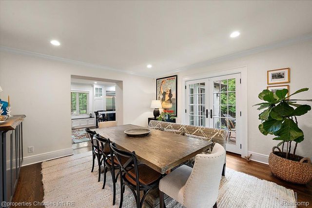 528 Covington Road, Bloomfield Hills, MI 48301